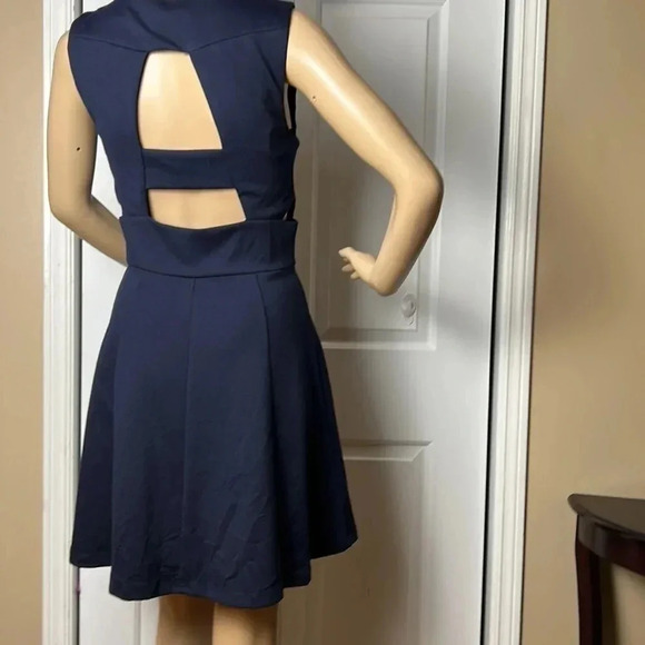 ANTHROPOLOGIE. CUT OUT MINI FIT & FLARE BLUE DRESS WITH FRONT ZIPPER - Picture 7 of 14